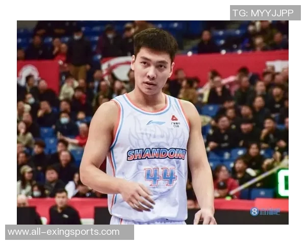 克里斯蒂状态低迷12投仅中3球贡献9分7板5助却有3次失误表现不佳